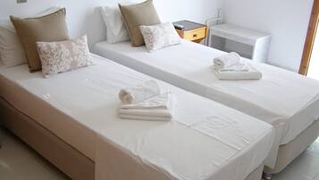 Connecting Studio for 4 Partial Sea View | 1 habitación, ropa de cama de alta calidad y decoración personalizada