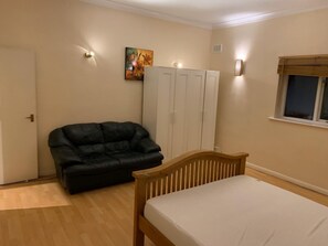 Apartment, Multiple Beds | 3 bedrooms, iron/ironing board, free WiFi, bed sheets - Lovely 3-bed Apartment in London (London)