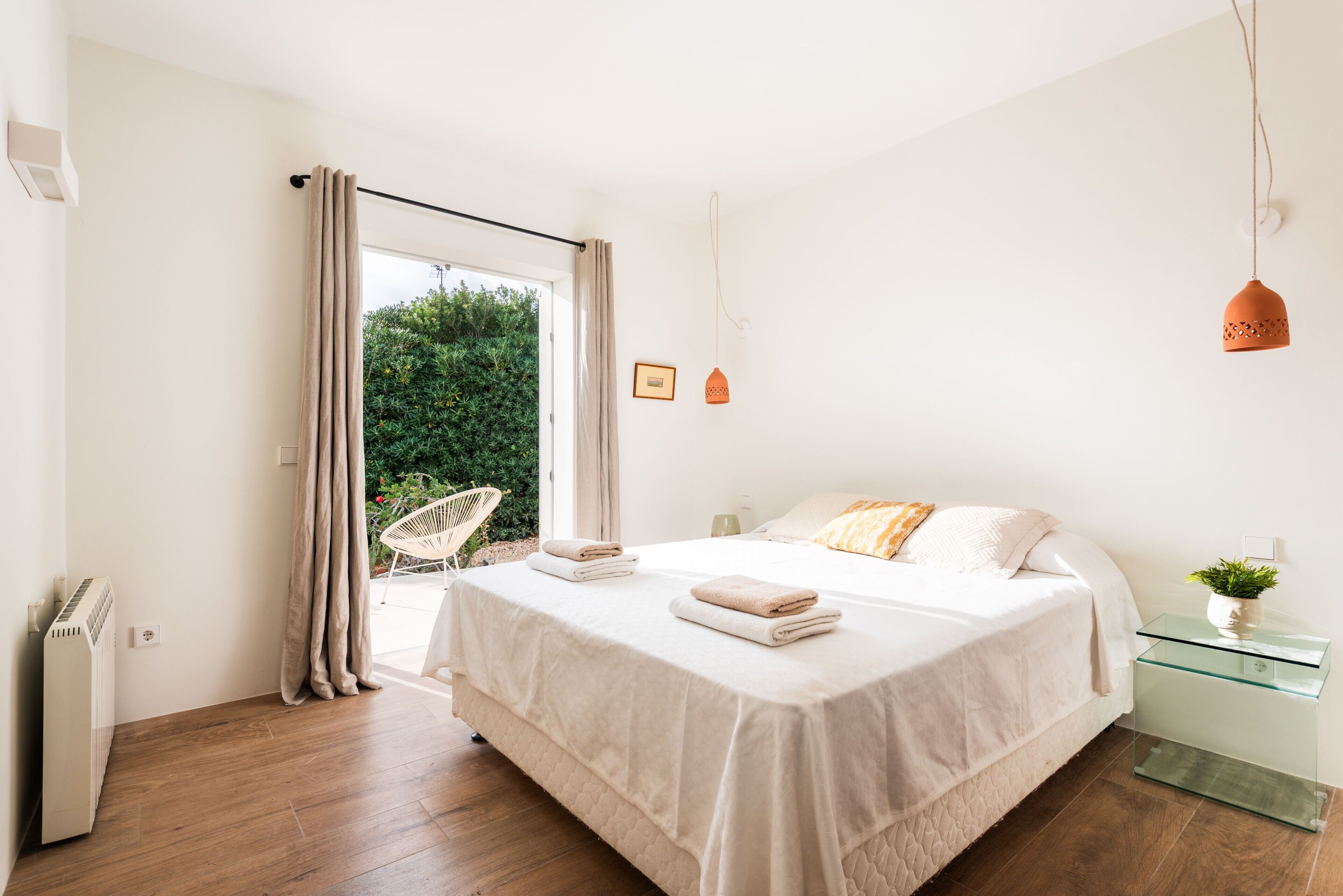 4 chambres, fer et planche à repasser, Wi-Fi gratuit, draps fournis