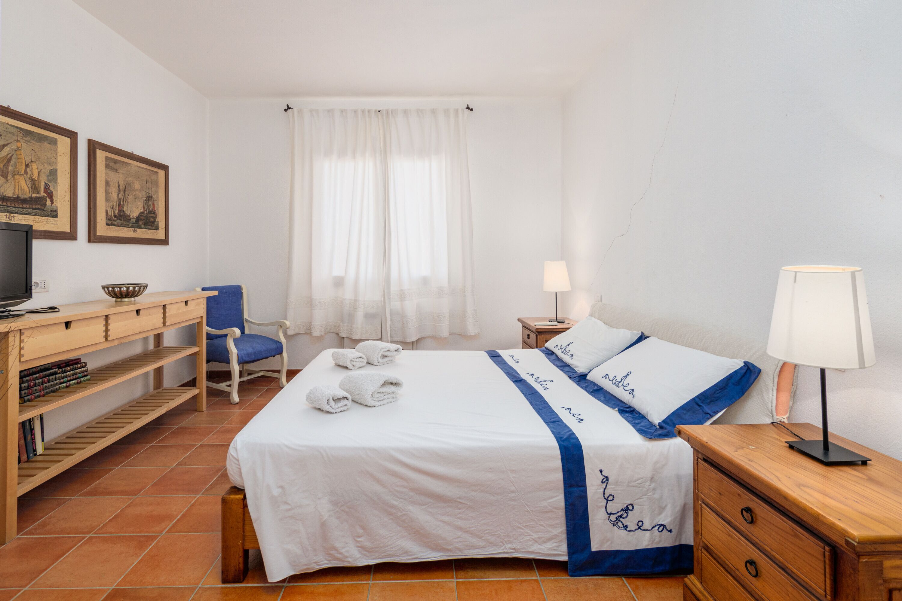 2 多间卧室、免费 WiFi、床单