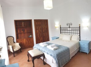 Appartamento familiare | Con stile personalizzato, con arredamento individuale, tende oscuranti