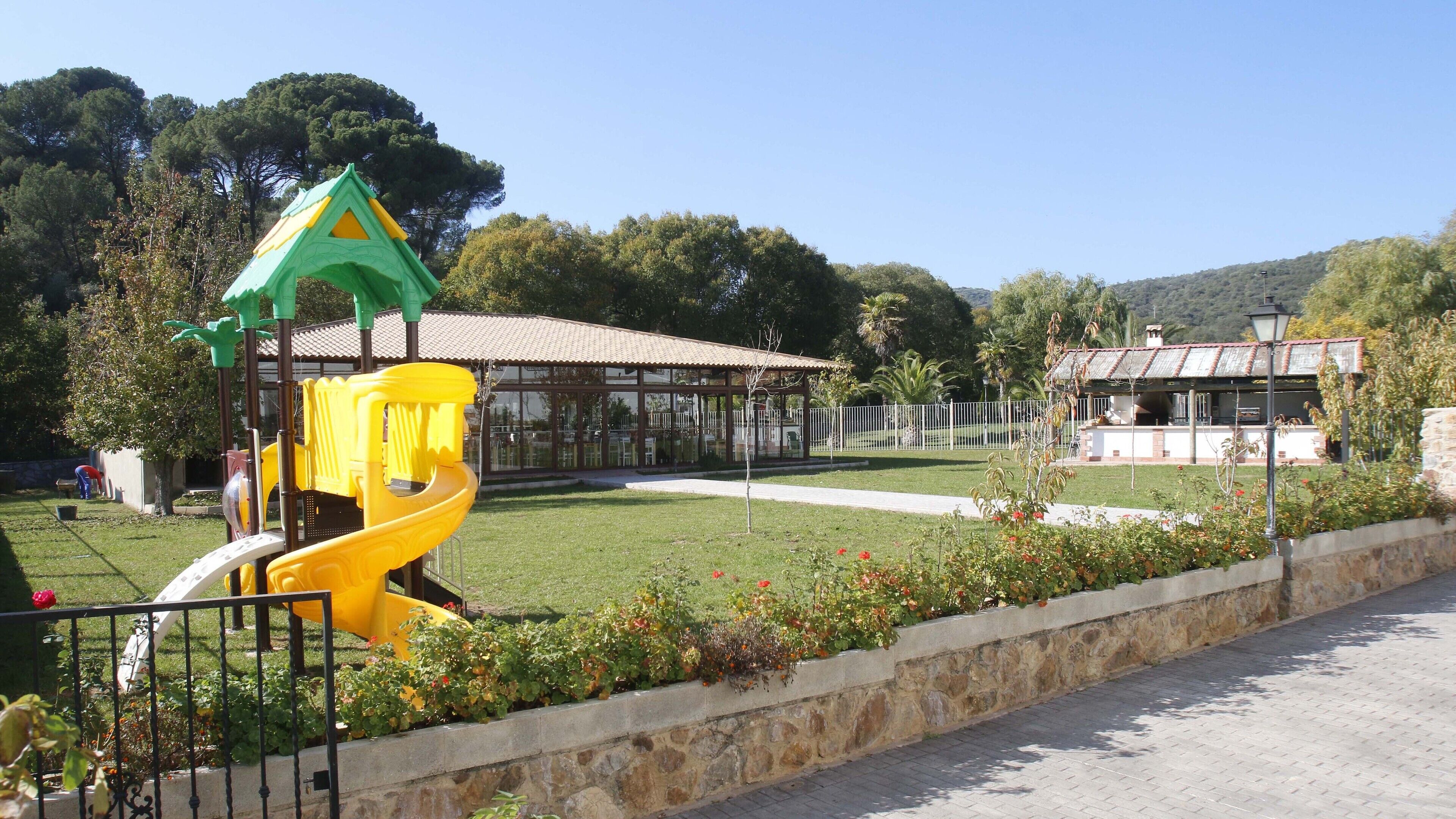 Children’s play area – outdoor