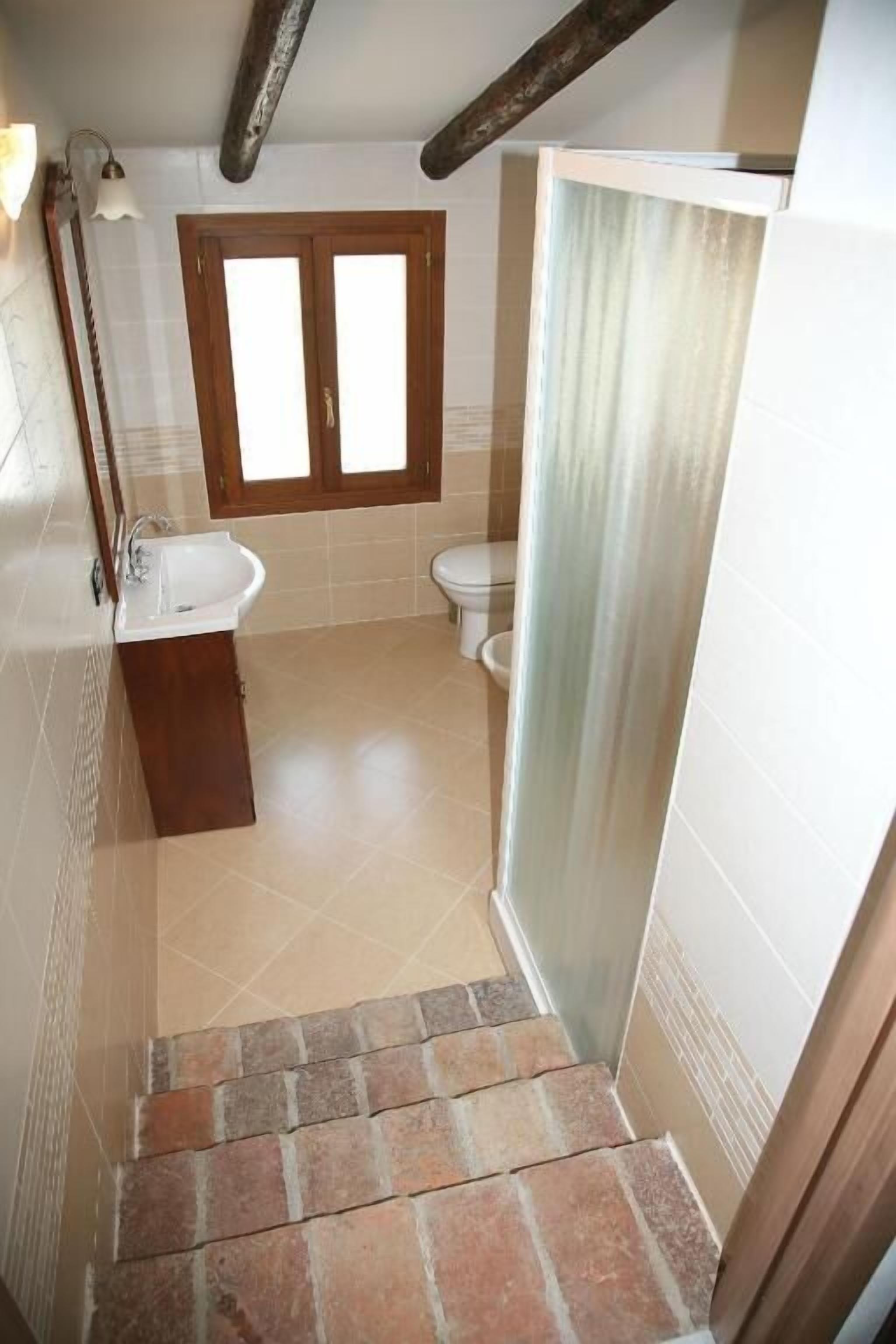 Photo - Borghetto Airport - Hospital