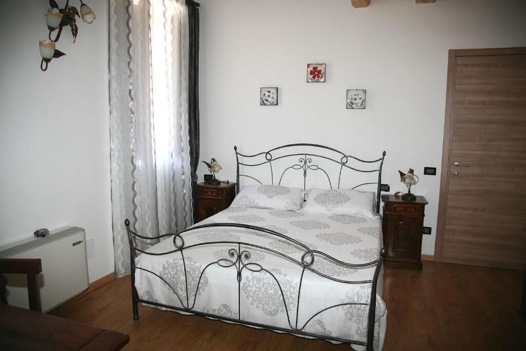 Photo - Borghetto Airport - Hospital