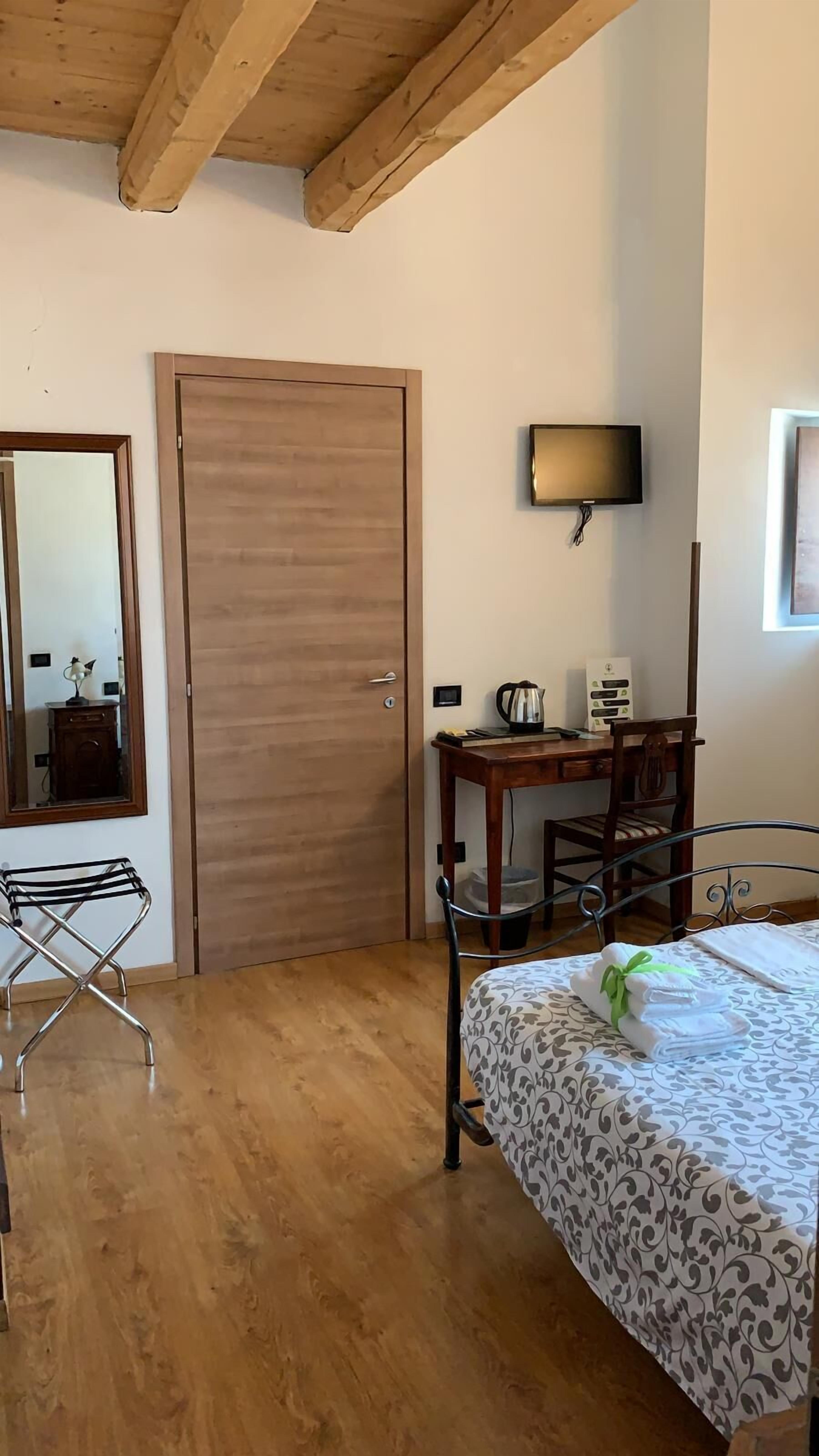 Photo - Borghetto Airport - Hospital