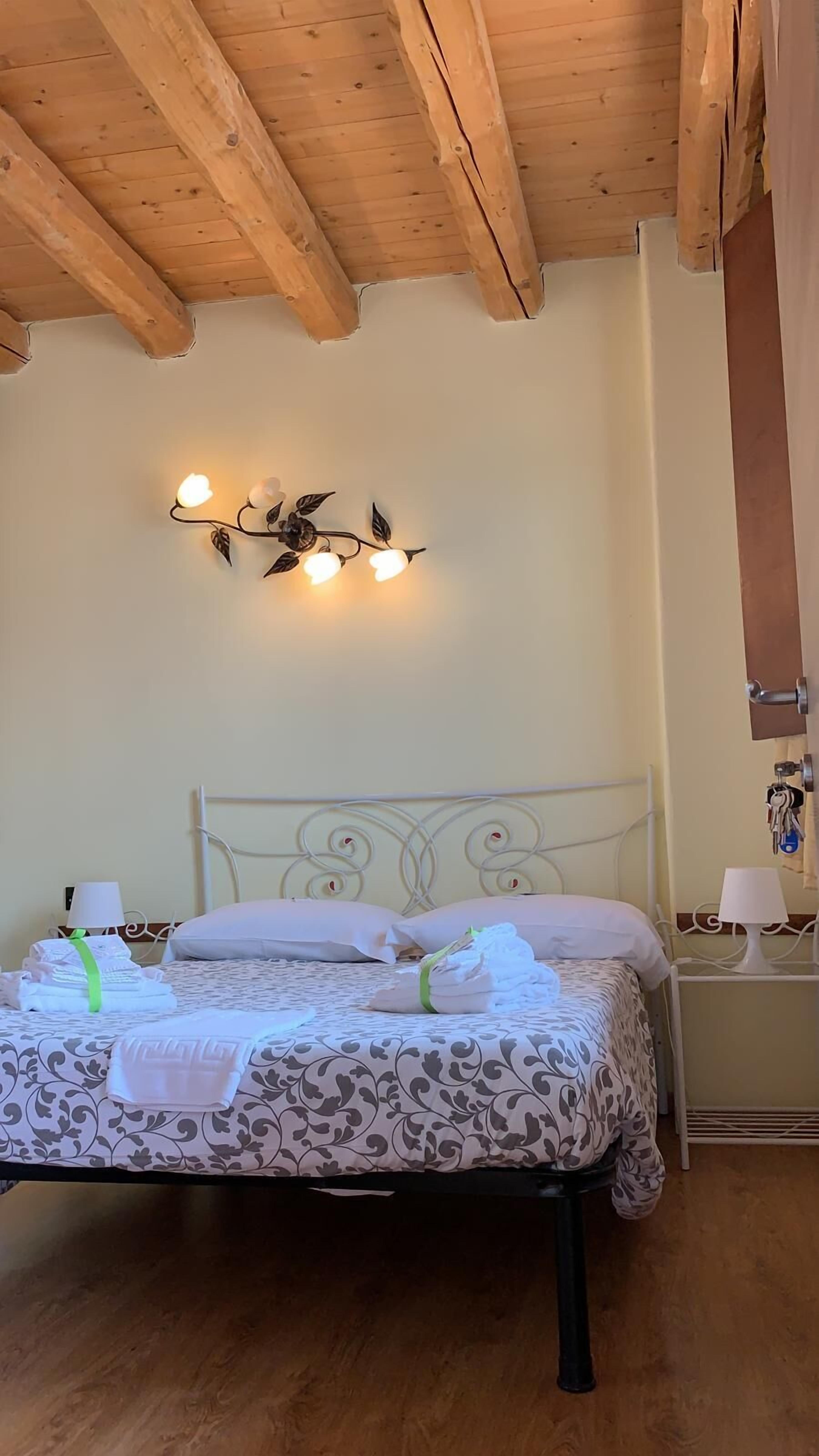 ห้องดับเบิล | โต๊ะทำงาน, เปล/เตียงเด็กอ่อน, Wi-Fi ฟรี, ผ้าปูที่นอน