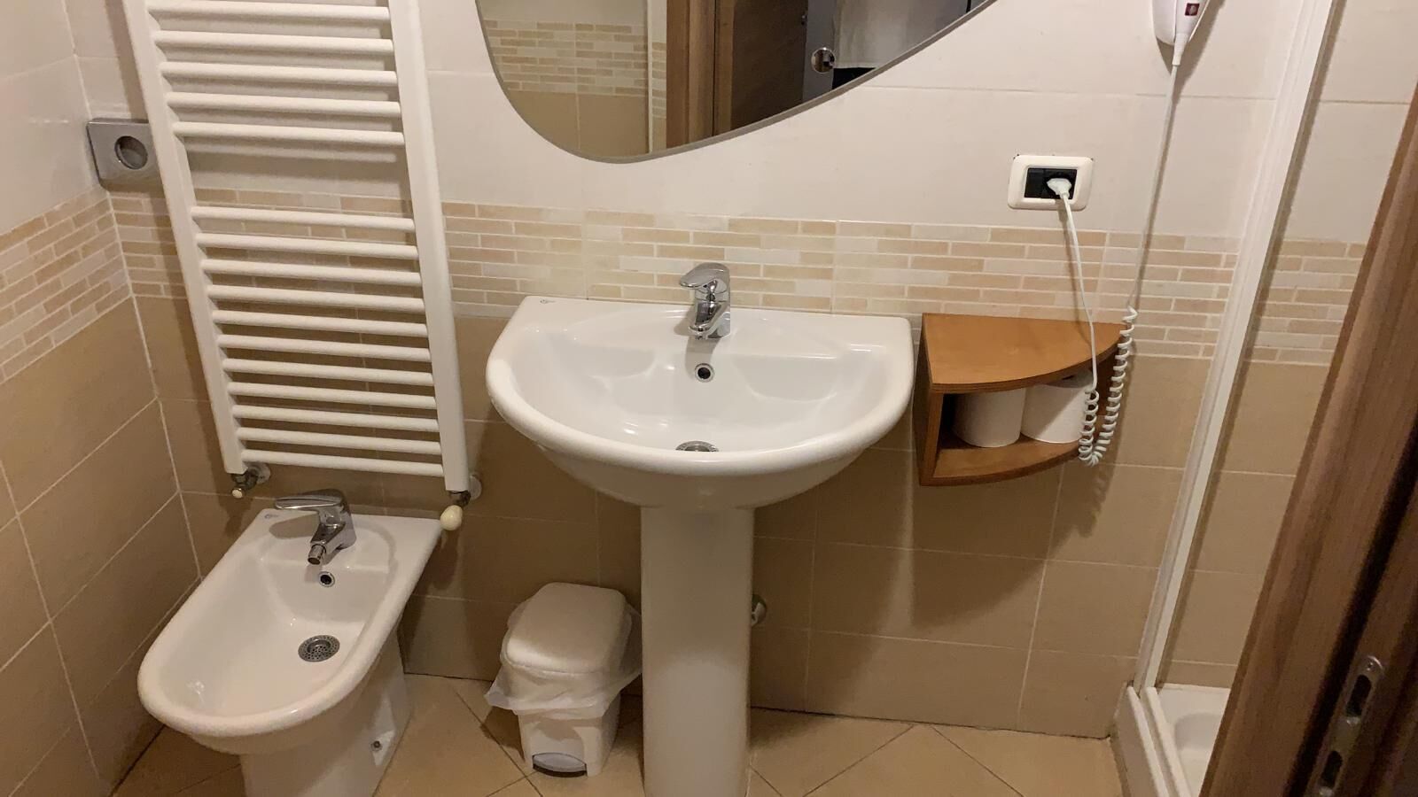 Photo - Borghetto Airport - Hospital