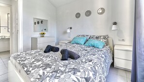 1 bedroom, iron/ironing board, travel cot, free WiFi