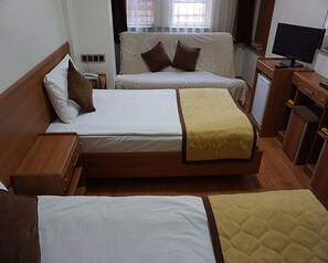 Family Suite | Desk, free WiFi - Haci Bey Otel (Konya)