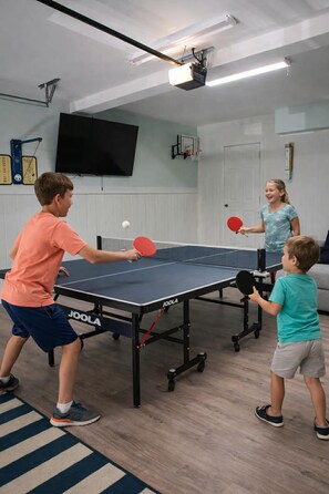 Game room - Beautiful 2nd Row Home, Steps to the Beach, Close to Coligny Private Pool Hot Tub (HIlton Head)