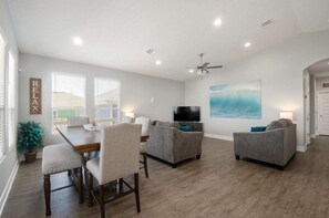 Smart TV, DVD player