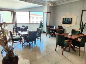 Dagelijks ontbijtbuffet inbegrepen