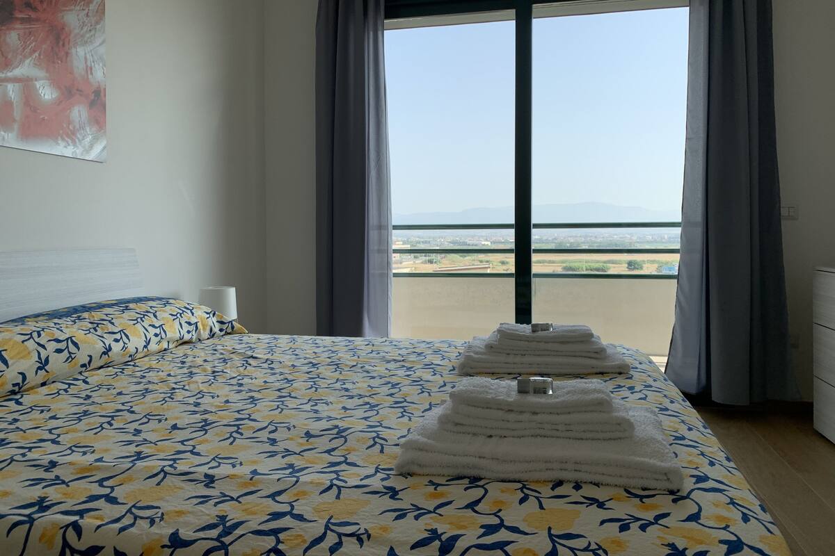 Appartamento panoramico, 1 camera da letto (Golfo) | 1 camera, copriletto in piuma, ferro/asse da stiro, Wi-Fi gratuito