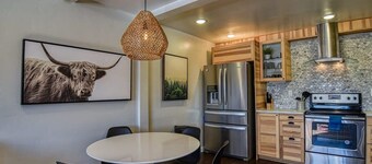 The Hilltop Suite — Mt Massive Views | Pet OK | EV Charger | Sleeps 4