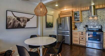 2BR Epic Mountain View - Pet Friendly