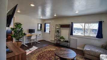 TV, fireplace, Netflix, streaming services