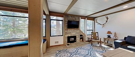 Condo, 2 Bedrooms | Living area