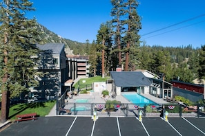 Condo, 2 habitaciones | Alberca | Alberca al aire libre