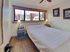 Condo, 3 quartos | 4 quartos, espaço de trabalho para notebook, Wi-Fi de cortesia