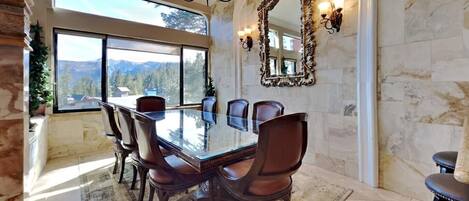 Condo, 4 habitaciones | Restaurantes