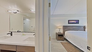 Condo, 2 quartos | 2 quartos, espaço de trabalho para notebook, Wi-Fi de cortesia