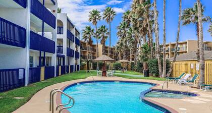 Surfside Ii 107 2 Bedroom Condo by RedAwning