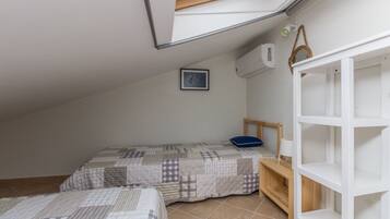 5 bedrooms, free WiFi, bed sheets