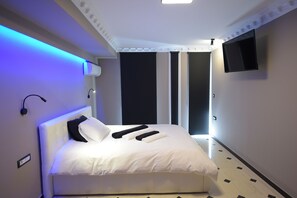 City Double Room (Aphrodite-No balcony) - Pietra Mare Suites (Patras)