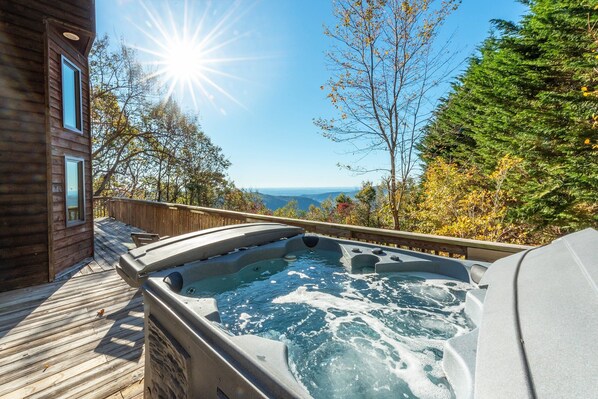 Outdoor spa tub