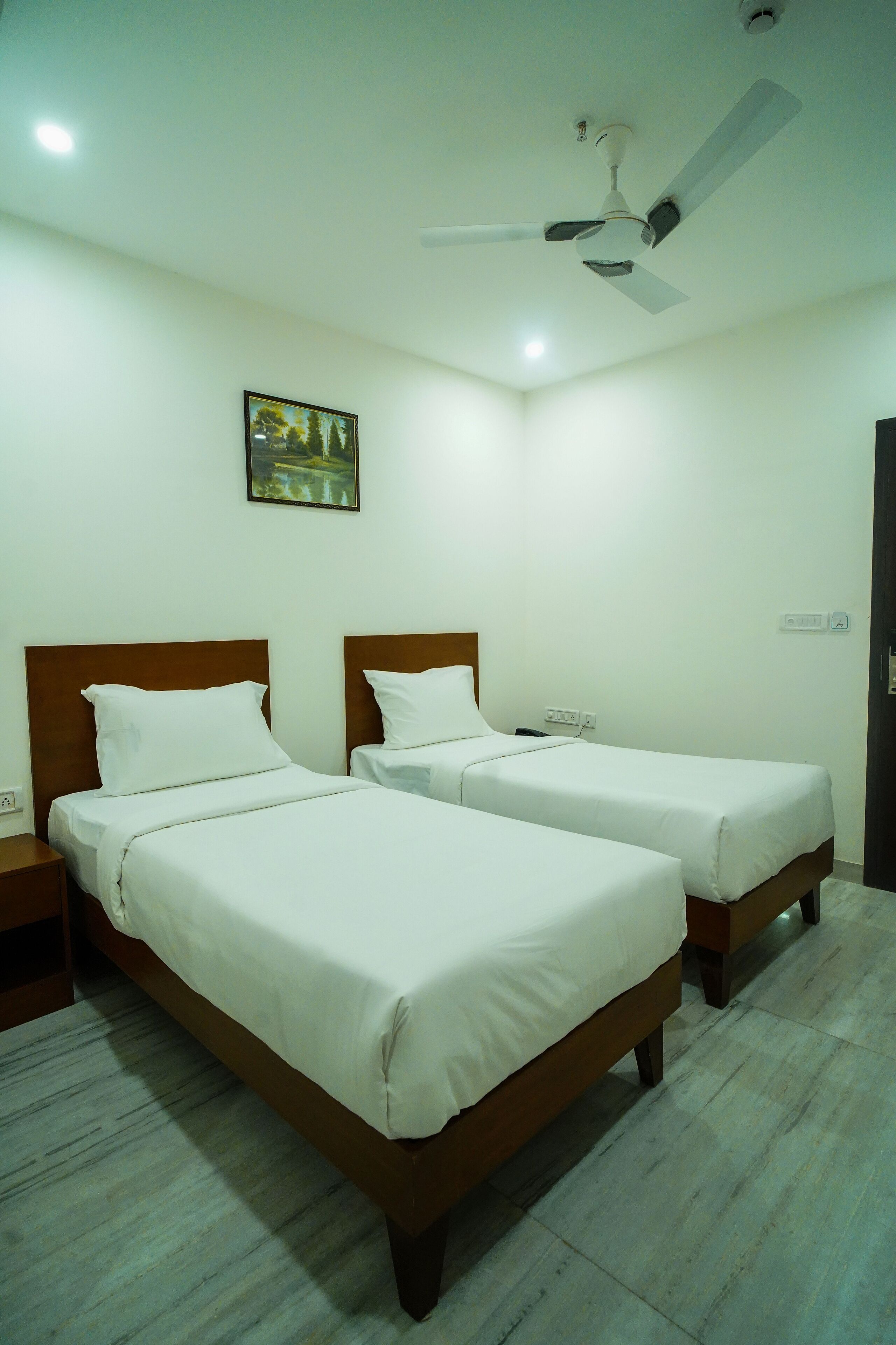 standard double or twin room | 1 bedroom, minibar, in-room safe, individually furnished