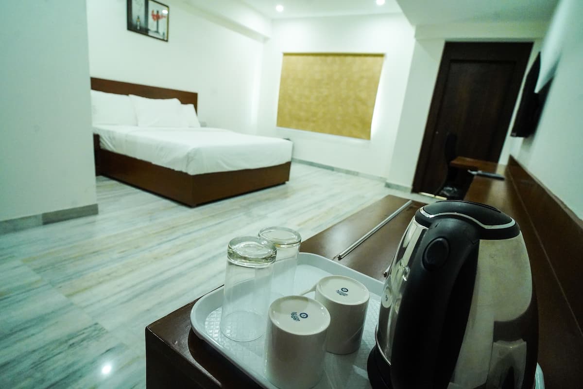 Minibar, in-room safe, desk, soundproofing