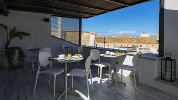 Desayuno de cocina local incluido todos los días