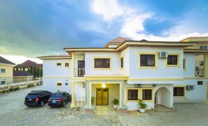 Front of property - Ubiq Suites and Apartments (Abuja)