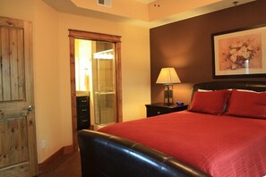 Condo, 2 Katil Ratu (Queen), Balcony | 2 bilik tidur, Wi-fi percuma 