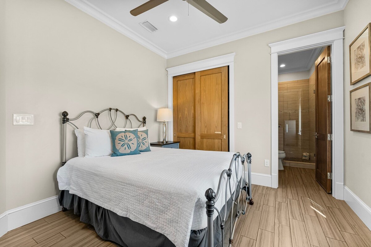 Photo 42 of Seastar Palazzo With Gulf View, Lake Front, Elevator, and Pool