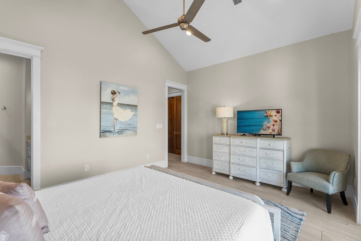 Photo 50 of Seastar Palazzo With Gulf View, Lake Front, Elevator, and Pool