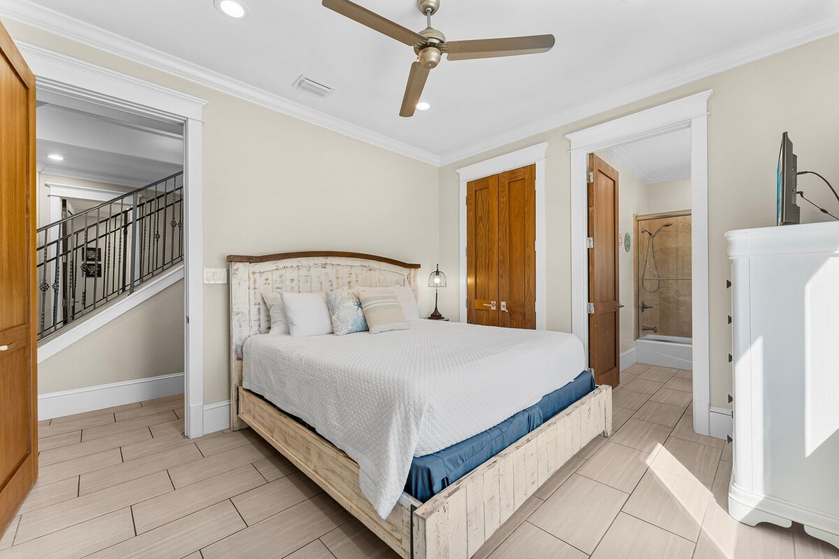 Photo 23 of Seastar Palazzo With Gulf View, Lake Front, Elevator, and Pool