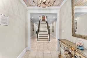 Interior - Seastar Palazzo With Gulf View, Lake Front, Elevator, and Pool (Destin)