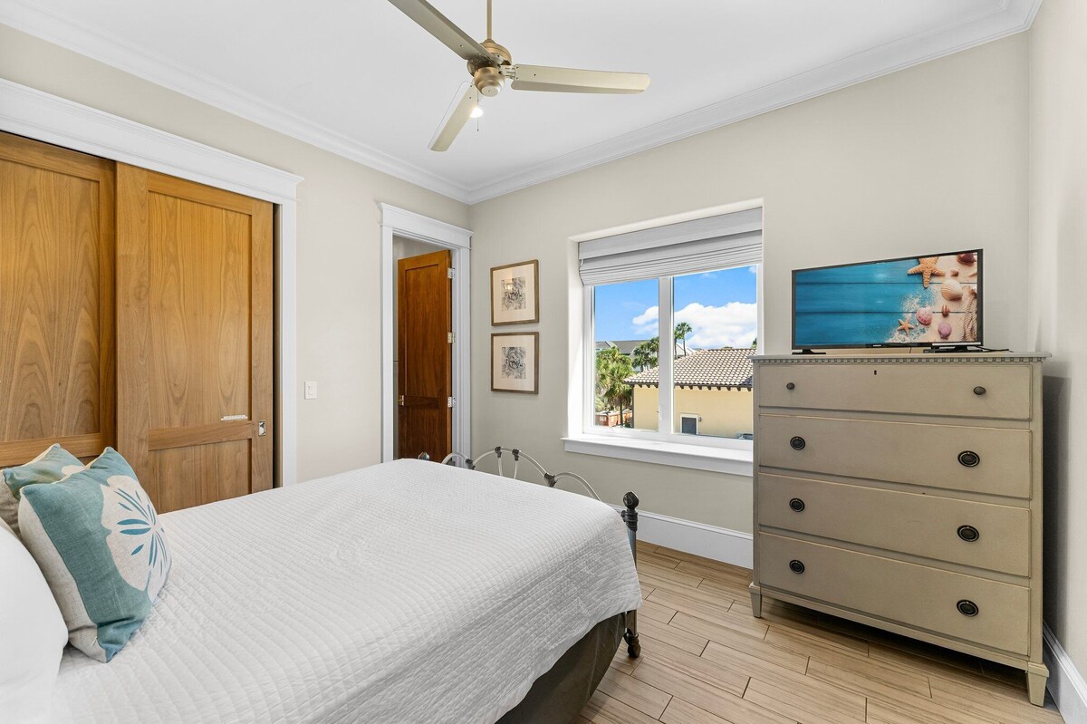 Photo 43 of Seastar Palazzo With Gulf View, Lake Front, Elevator, and Pool