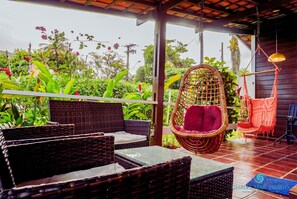 Family Chalet, 2 Bedrooms, Accessible, Garden View | Veranda