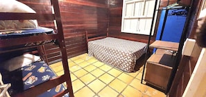 Xalet familiar, 2 dormitoris, accessible, vistes al jardí | 2 dormitoris i wifi gratuïta