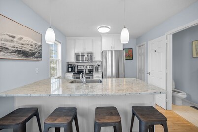 Classic Beach Cottage on Oceanside of Wrightsville Beach -Lower Level