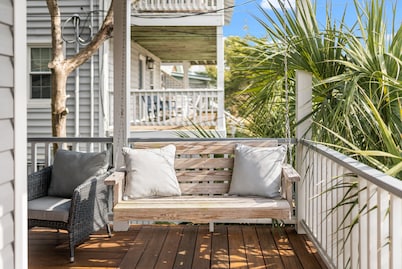 Classic Beach Cottage on Oceanside of Wrightsville Beach -Lower Level