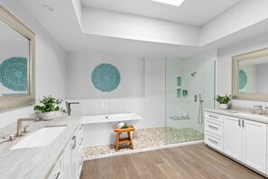 Hair dryer, towels - Oceanfront Breeze Oasis P917-0 (Oceanside)