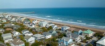 Classic Beach Cottage on Oceanside of Wrightsville Beach-Upper Unit
