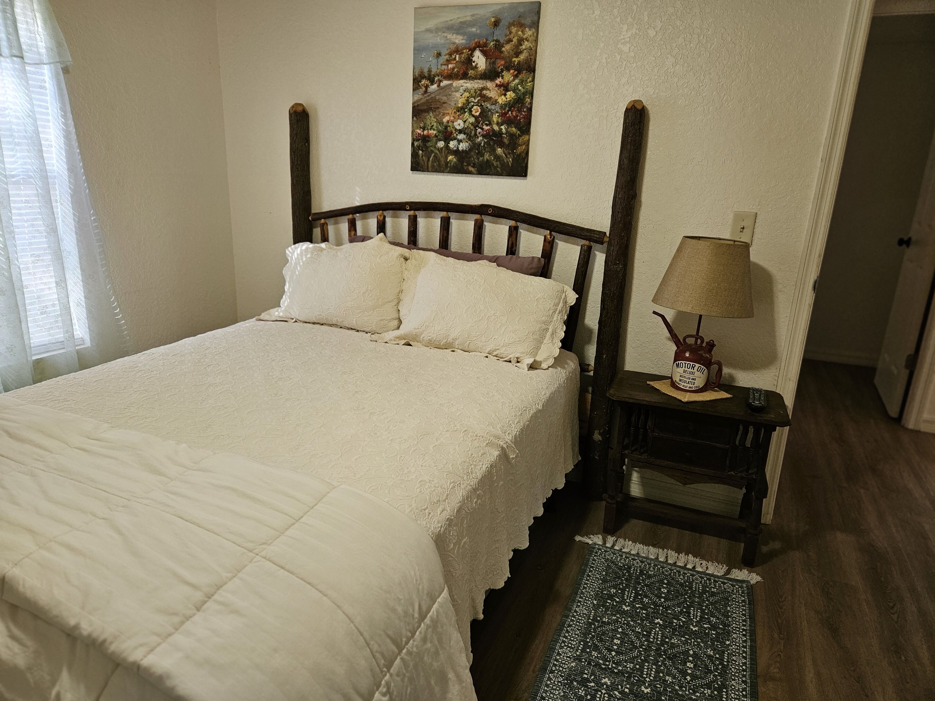 Beautiful,newly remodeled hideaway if your looking to head South for the winter!
