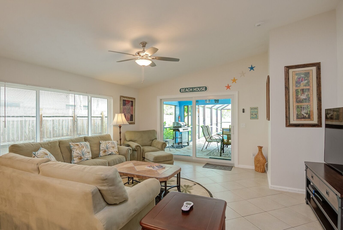 Photo 7 of 3 Bedroom, Huge Pool, Hot Tub, Screened in Lanai in the coveted 500 block