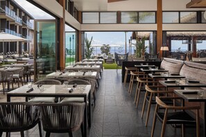 2 restaurants servant le petit déjeuner