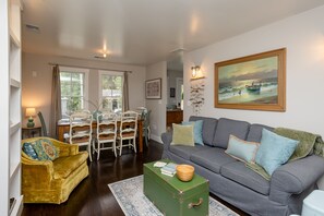 Smart TV, chimenea, videojuegos y reproductor de DVD 