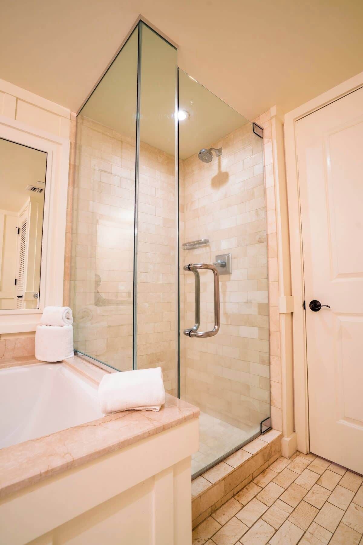 Shower, hair dryer, towels